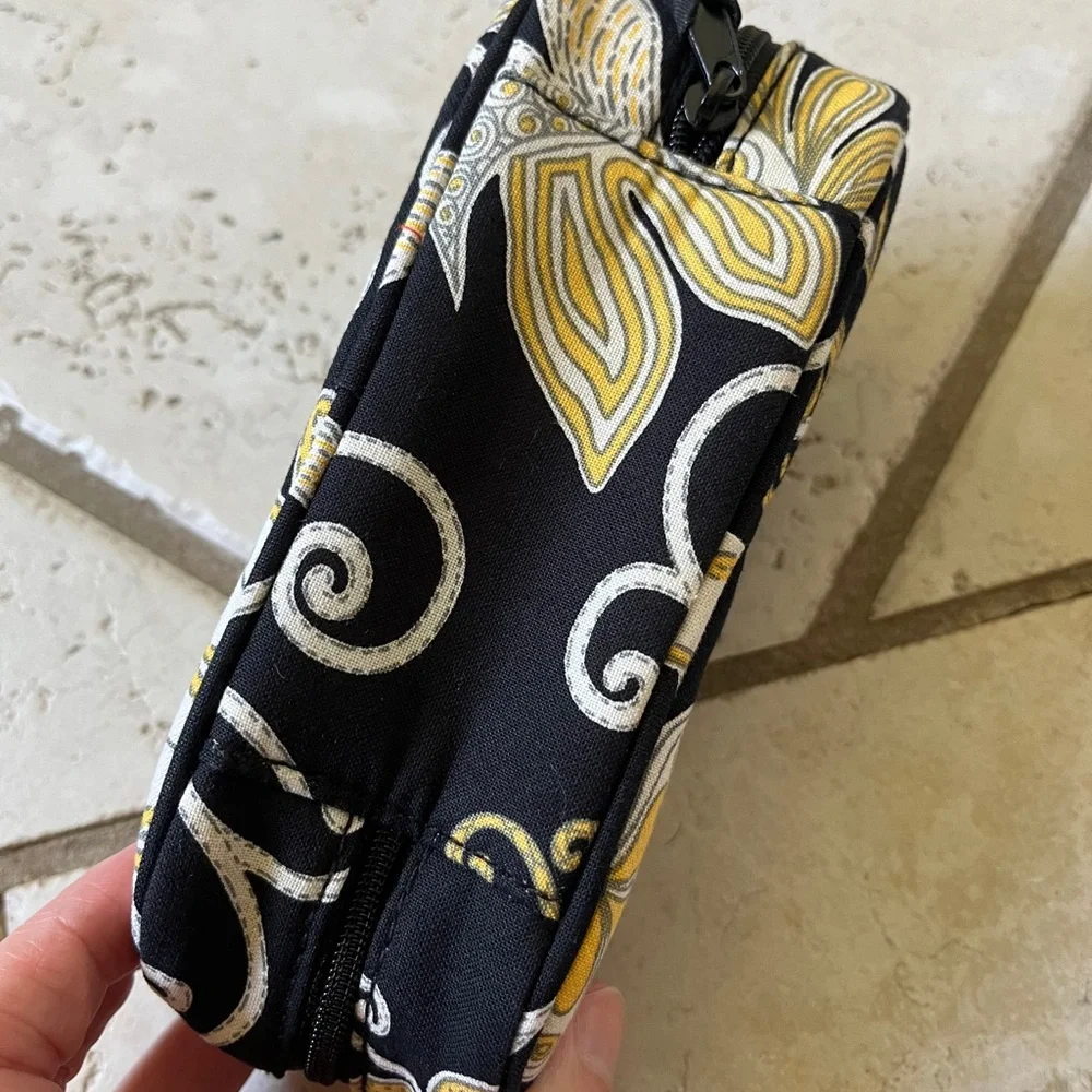 Vera Bradley Zip Up Container Black Yellow White Floral